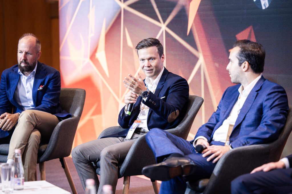 article-unlocking-banking-future-2